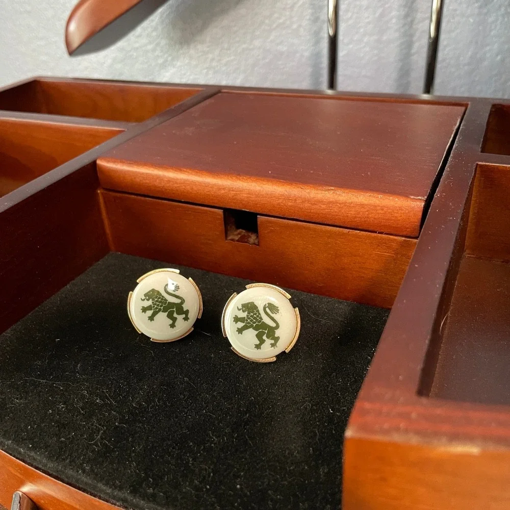 Vintage Ceramic Mens OS Green Lion Heraldic Gold Tone Cufflinks